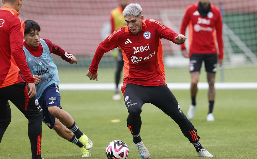 Polémica en Chile con Carlos Palacios, el delantero que quiere Boca | Abandonó la concentración roja