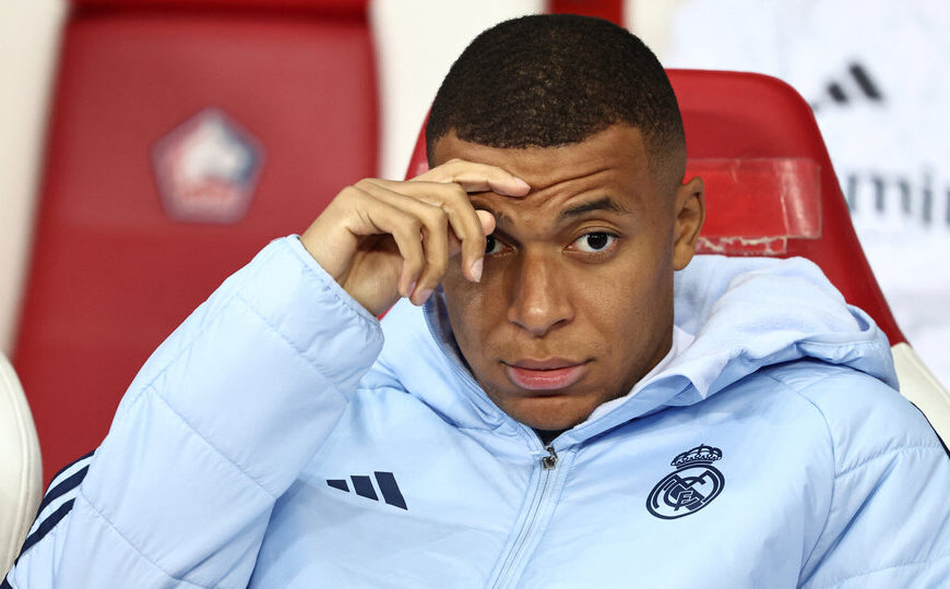 Kylian Mbappé, una imagen que se desluce | El Real Madrid lo borró de una foto oficial, tras de la denuncia por abuso sexual