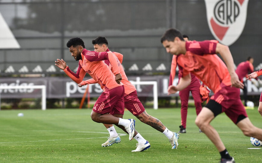 River viaja a Brasil y Bustos sería titular