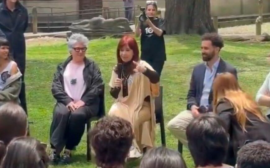 Cristina Kirchner visitó la UNA y conversó con…