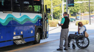 Empresarios aprovechan la desregulación del transporte para dejar…