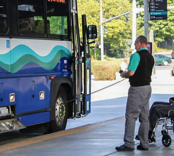 Empresarios aprovechan la desregulación del transporte para dejar…