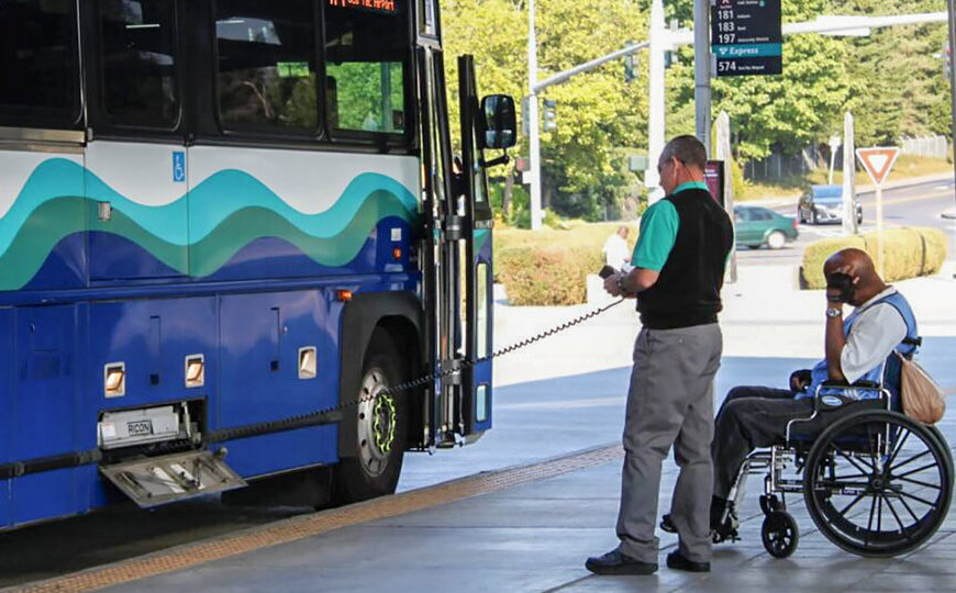 Empresarios aprovechan la desregulación del transporte para dejar de ofrecer pasajes a personas con discapacidad | Ante la catarata de denuncias, el Gobierno recurre a la Justicia