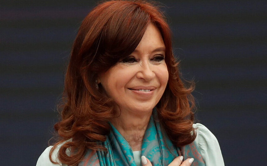 “Cada dirigente, cada peronista debe tener una conducta clara y una expresión concreta frente a la sociedad” | Cristina Kirchner publicó una carta para los militantes del PJ