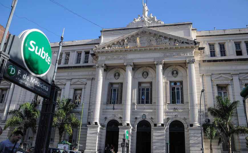 Eliminaron una cátedra de derechos humanos en la Facultad de Económicas de la UBA | La materia “Poder Económico y Derechos Humanos” fue quitada del plan de estudios