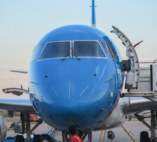 El Gobierno le quitó la exclusividad a Aerolíneas…