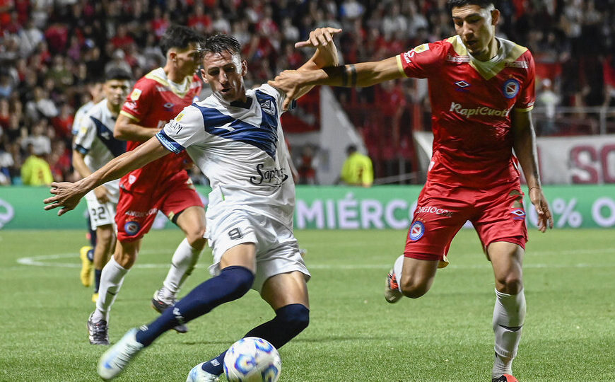 Liga Profesional: Argentinos igualó sobre el final con el líder Vélez  | En un partido para el infarto en La Paternal