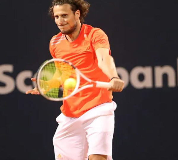 Diego Forlán se pasó al tenis y hará…