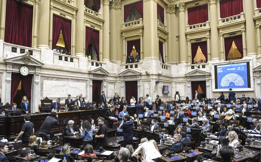 La oposición está muy cerca de conseguir los votos para limitar los DNU de Milei | Unión por la Patria,  Encuentro Federal y los radicales de Democracia Para Siempre trabajan para sesionar el martes