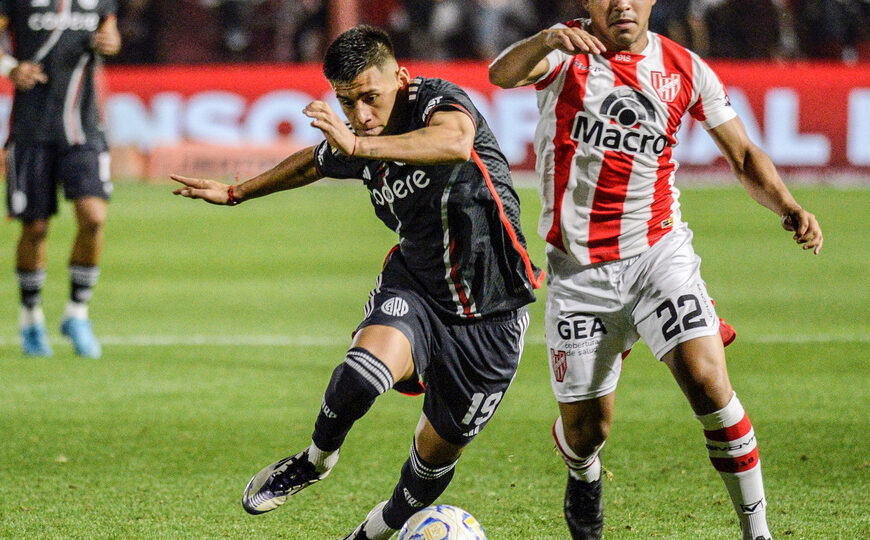 River ganó un partidazo en Córdoba con un lujo del Pity Martínez | Fue 3 a 2 con remontada incluida vs. Instituto