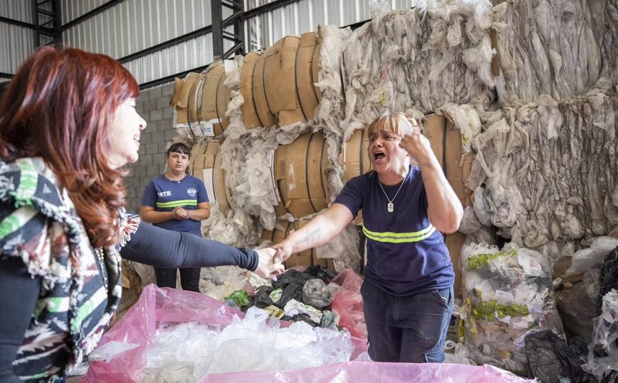 La Matanza, Avellaneda, Lanús: Cristina recorre el conurbano…