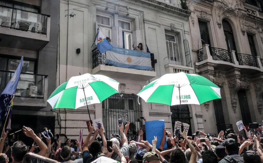 Cristina Kirchner comienza una gira federal para reordenar…