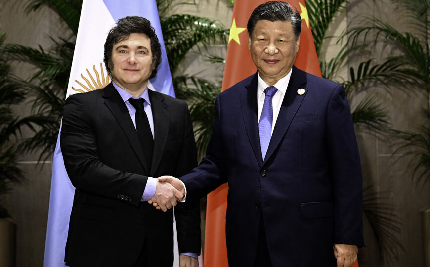 Milei cerca de China para que el swap…