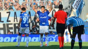 El gol de Cruzeiro para ponerse a tiro…