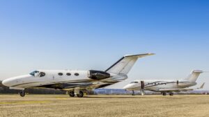 Aviones de lujo para fugar dólares | Telenueve…