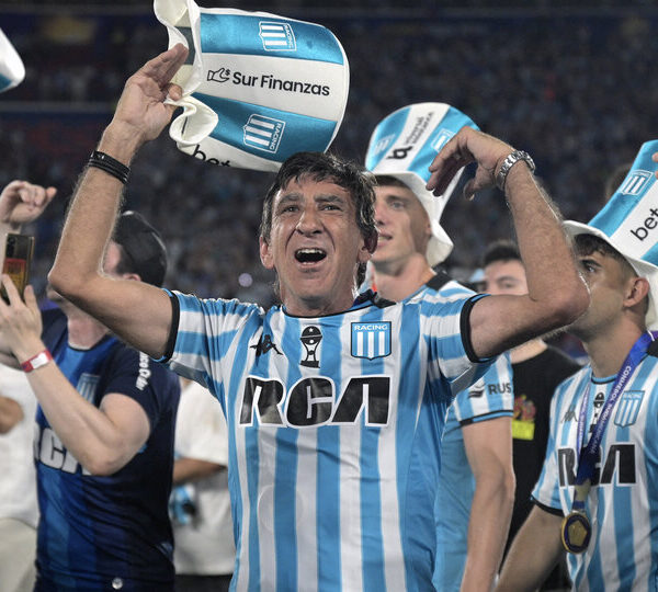 “Gustavo Costas tiene un aura que lo hace…