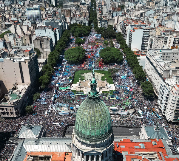 La CGT, enredada en su laberinto