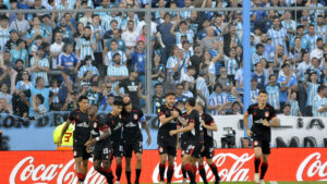 Racing y Estudiantes se mataron a goles pero…