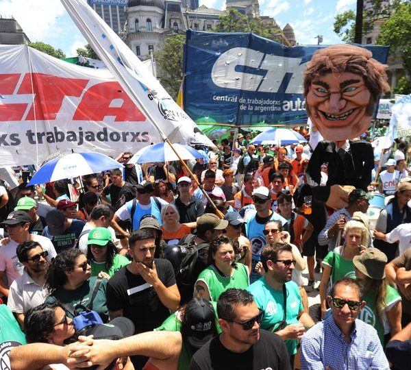 Las CTA marchan contra el ajuste de Milei…