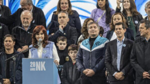 Máximo Kirchner convocó a CFK, a Kicillof y…