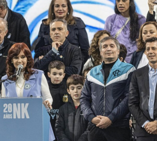 Máximo Kirchner convocó a CFK, a Kicillof y…