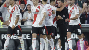River goleó a Central y aseguró su lugar…