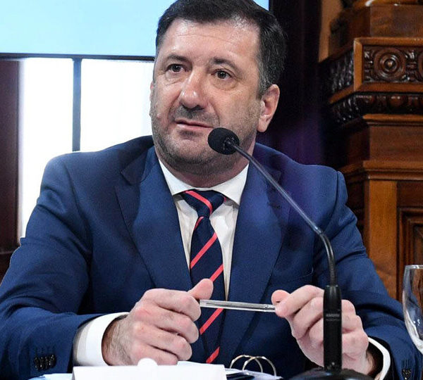 Más datos sospechosos sobre Kueider y su secretaria…