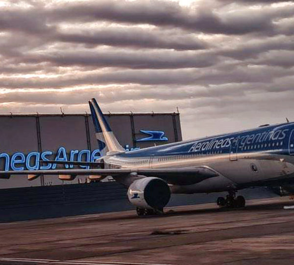 Un nuevo ataque del Gobierno contra Aerolíneas Argenitnas…