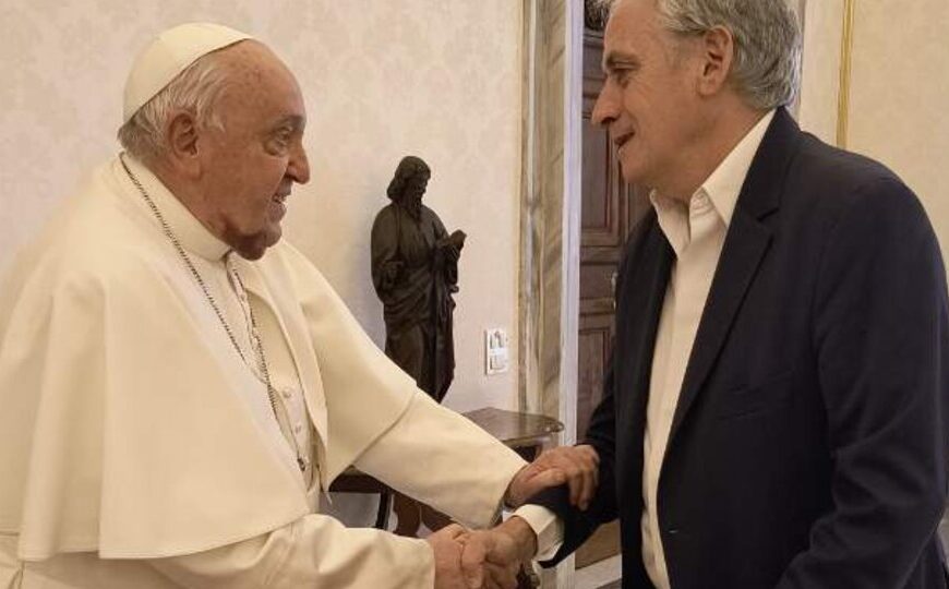 Encuentro en el Vaticano | El Papa Francisco recibió al intendente de Chascomús, Javier Gastón