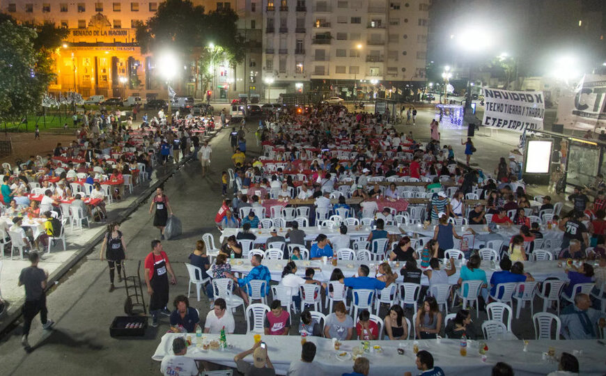 Navidad popular en el Congreso: “Hay gente que no tiene qué poner en la mesa” | El MTE y Proyecto 7 preparan un 24 de diciembre para las personas en situación de calle