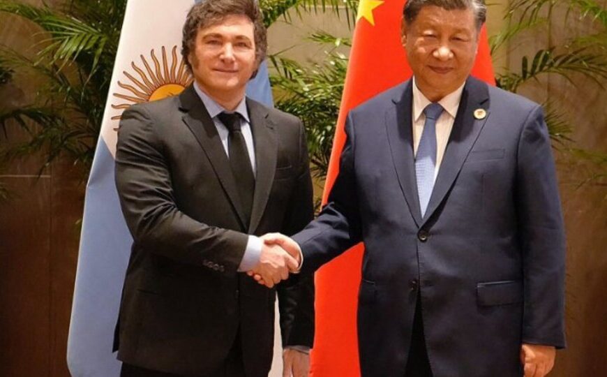 Petro chicaneó a Milei por su acercamiento a China |  A través de un tuit en la red X