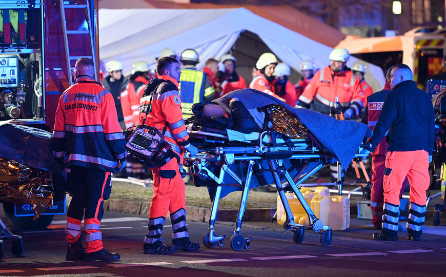 Alemania: un médico embistió con su auto a una multitud | Atentado terrorista en un mercado de navidad en Magdeburgo