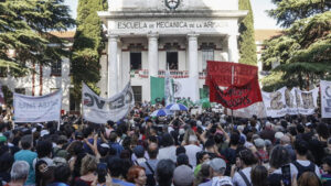 Gran convocatoria frente a la exESMA en respudio…