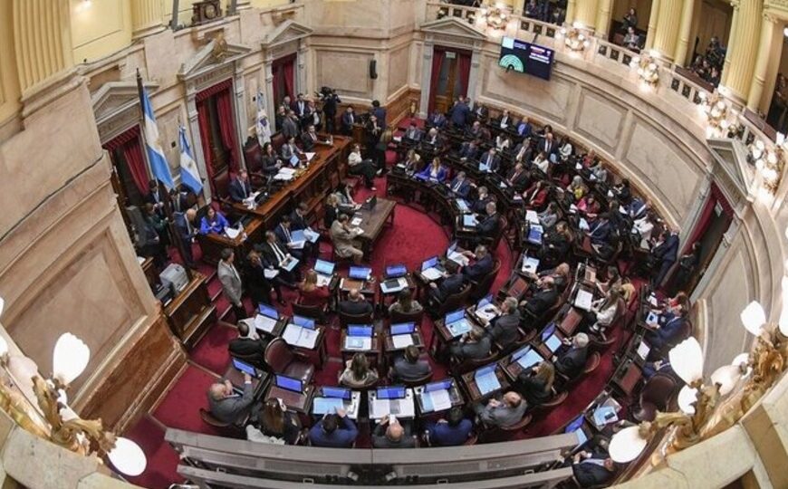 Un aguinaldo de casi 2,5 millones de pesos para los senadores | Cobran ese adicional al tiempo que se congelaron las dietas hasta el 31 de marzo