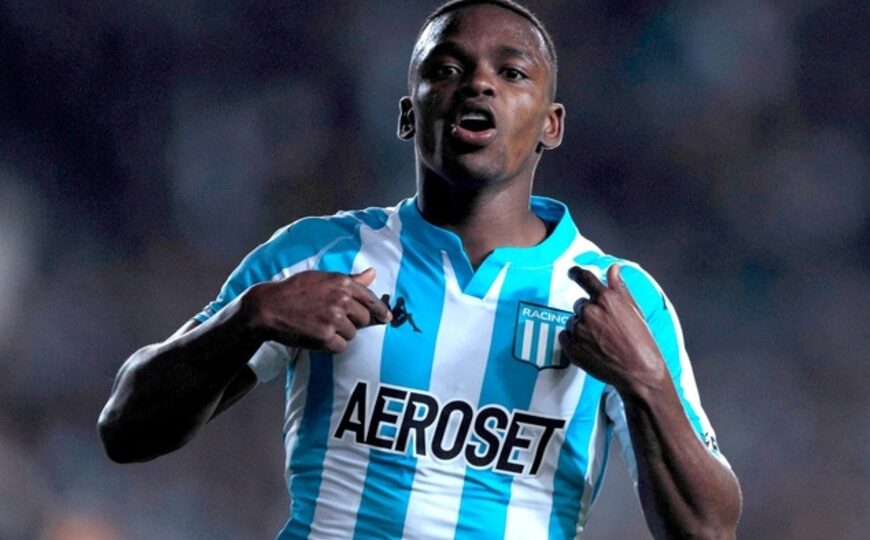 Carbonero se presentó a la pretemporada de Racing | Un día tarde, pero llegó