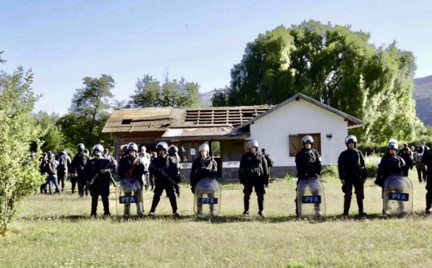 Lof Paillako: Fracasó el desalojo de la comunidad mapuche en Los Alerces porque sus integrantes ya se habían ido | Tras un enorme operativo, las autoridades destacaron que fue recuperada la seccional El Maitenal, en Chubut