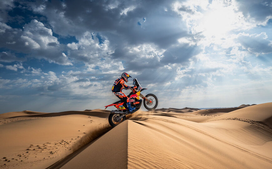 Luciano Benavides ganó la etapa y mantiene la ilusión en el Rally Dakar | Se desarrolló la novena en el desierto de Arabia Saudita