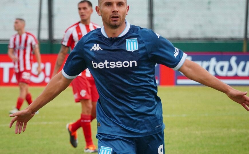 De la mano de Vietto y Maravilla, Racing le ganó 3-1 a Barracas | Arranque triunfal del equipo de Gustavo Costas