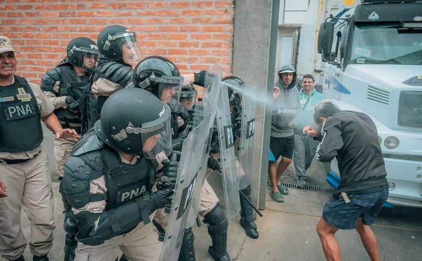 Represión para los trabajadores del pescado…