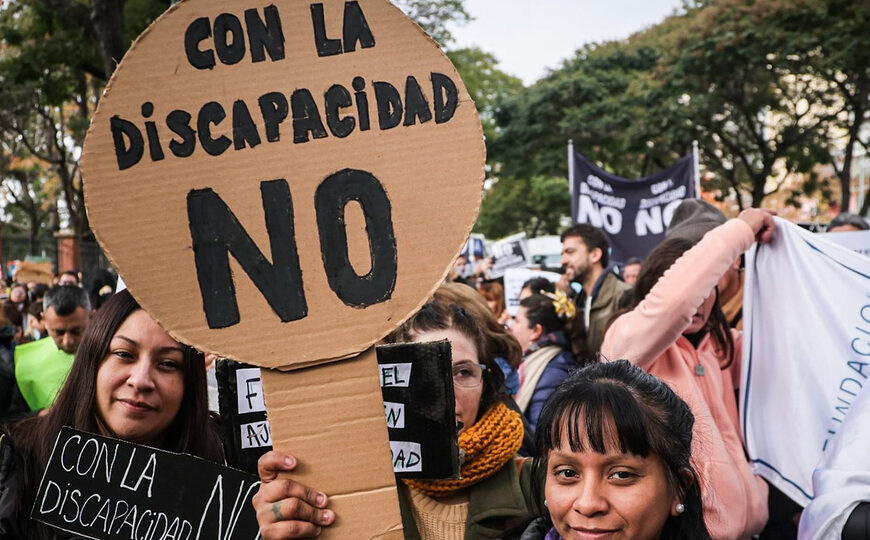 Discapacidad: más que una auditoría, una excusa para ajustar | El método del Gobierno para recortar más de 200 mil pensiones
