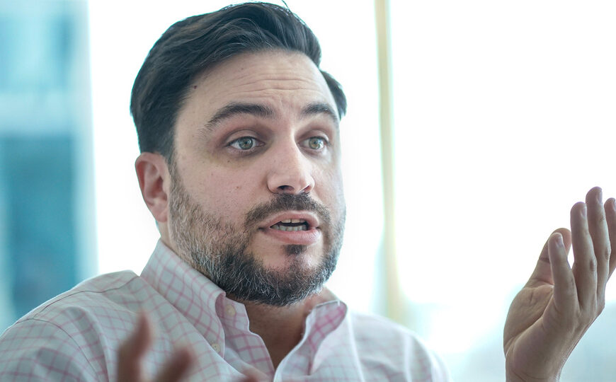 Marra propuso cobrarle multas a las personas en situación de calle | El insólito proyecto que ni el candidato a legislador porteño supo explicar