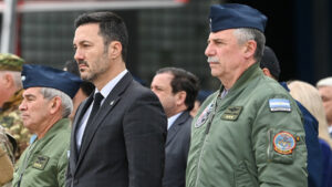 Recrudece el lobby para que Petri de marcha…