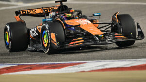 Los McLaren dominaron los primeros ensayos en Bahréin…