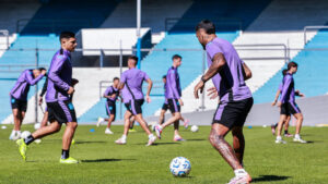 Liga Profesional: Racing visita a Aldosivi en busca…