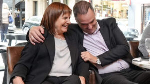 Patricia Bullrich termina su conversión y se afilia…