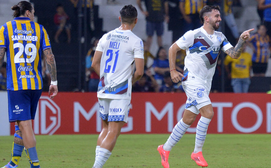 Copa Sudamericana: Godoy Cruz obtuvo un triunfazo en Paraguay | Defensa y Justicia igualó en su visita ante Vitória 