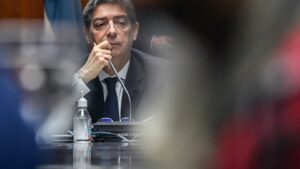 Intentaron hackear el celular del presidente de la…