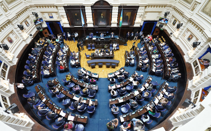La legislatura bonaerense sancionó la reforma del calendario electoral 