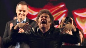 Javier Milei atacó al PRO en el cierre…