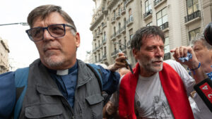 No al maltrato y a la represión |…